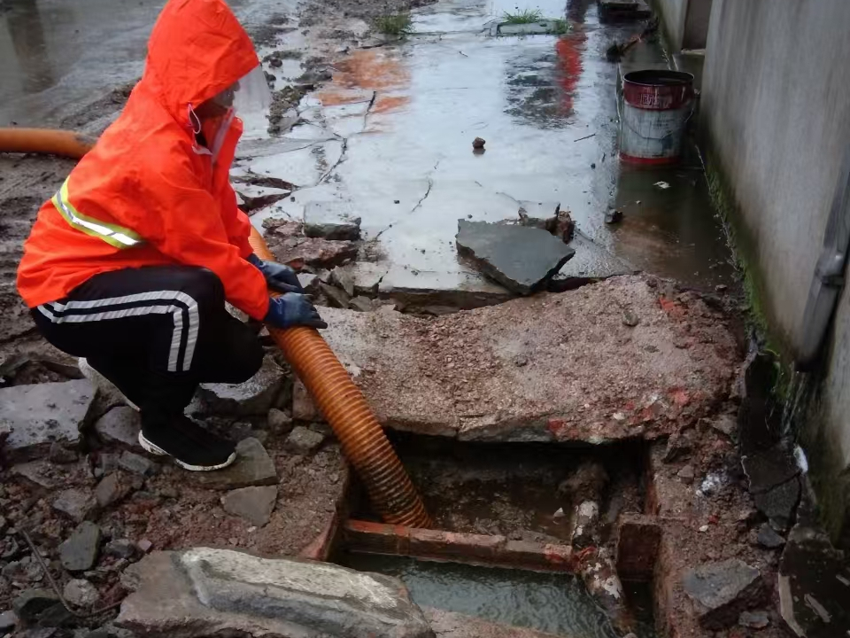 娄烦专业清理污水池 炜誉市政以规范流程守护城市 “肠道”