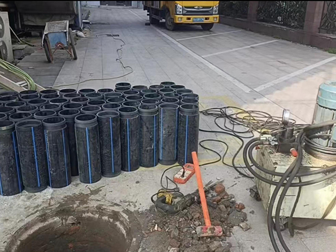 娄烦PE置换管厂家 DN315置换管 非开挖管短管置换